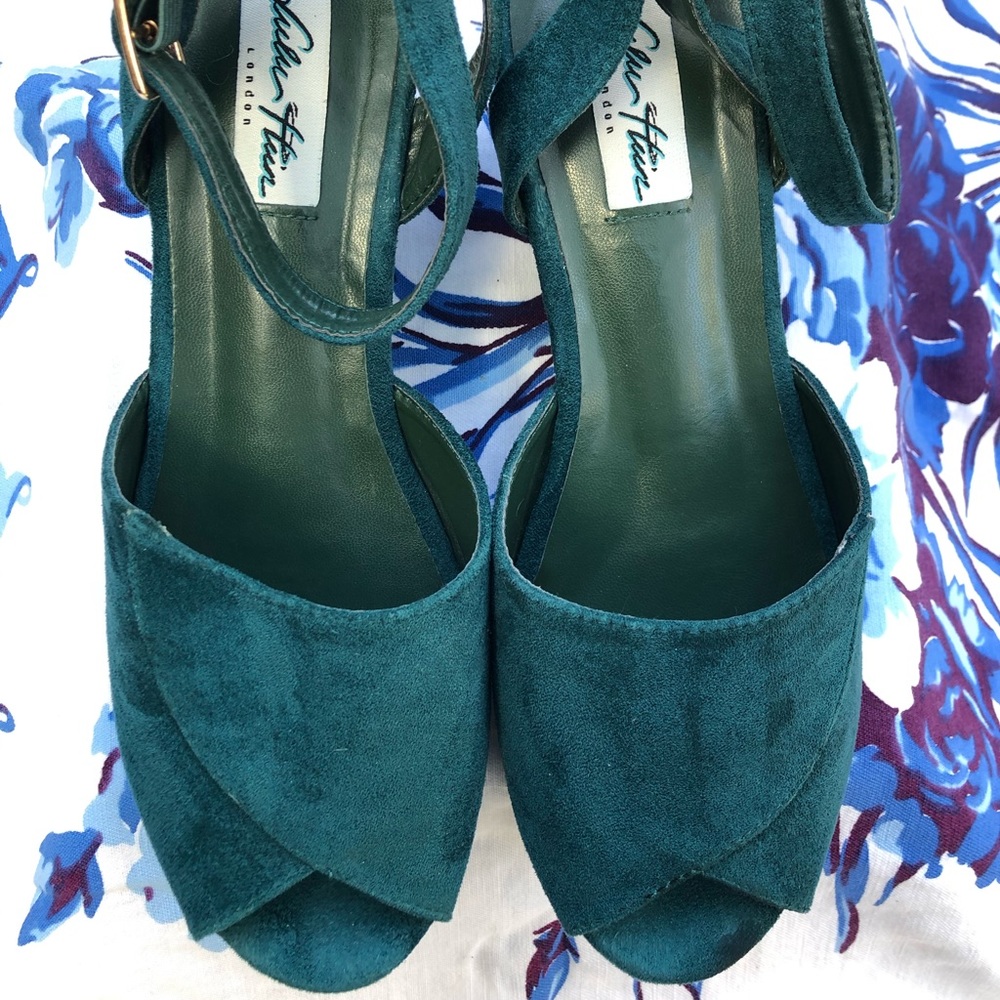 Women’s green suede peek-a-boo shoes from ModCloth